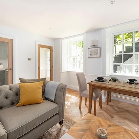 Spacious Apartment - 5 Minutes Walk To Bath Abbey Zewnętrze zdjęcie