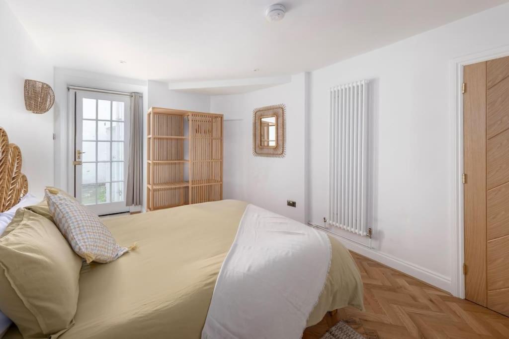 Spacious Apartment - 5 Minutes Walk To Bath Abbey Zewnętrze zdjęcie