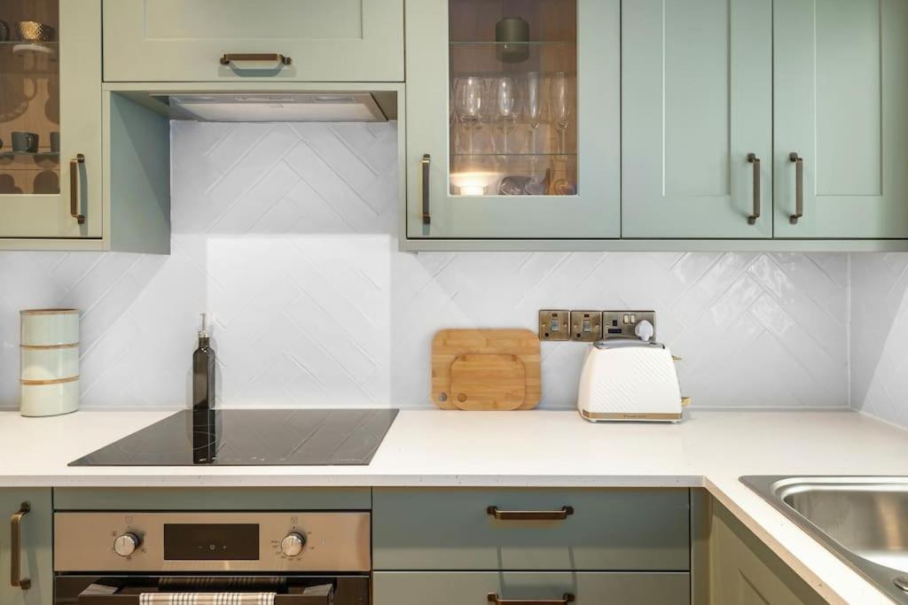 Spacious Apartment - 5 Minutes Walk To Bath Abbey Zewnętrze zdjęcie