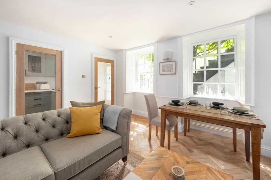 Spacious Apartment - 5 Minutes Walk To Bath Abbey Zewnętrze zdjęcie