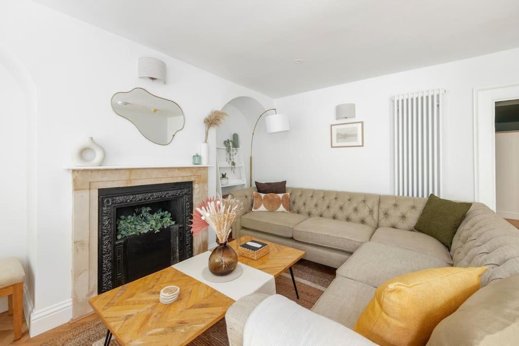 Spacious Apartment - 5 Minutes Walk To Bath Abbey Zewnętrze zdjęcie