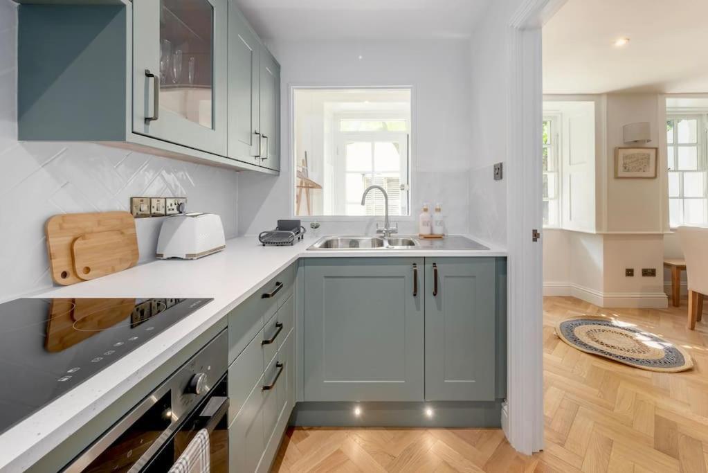 Spacious Apartment - 5 Minutes Walk To Bath Abbey Zewnętrze zdjęcie
