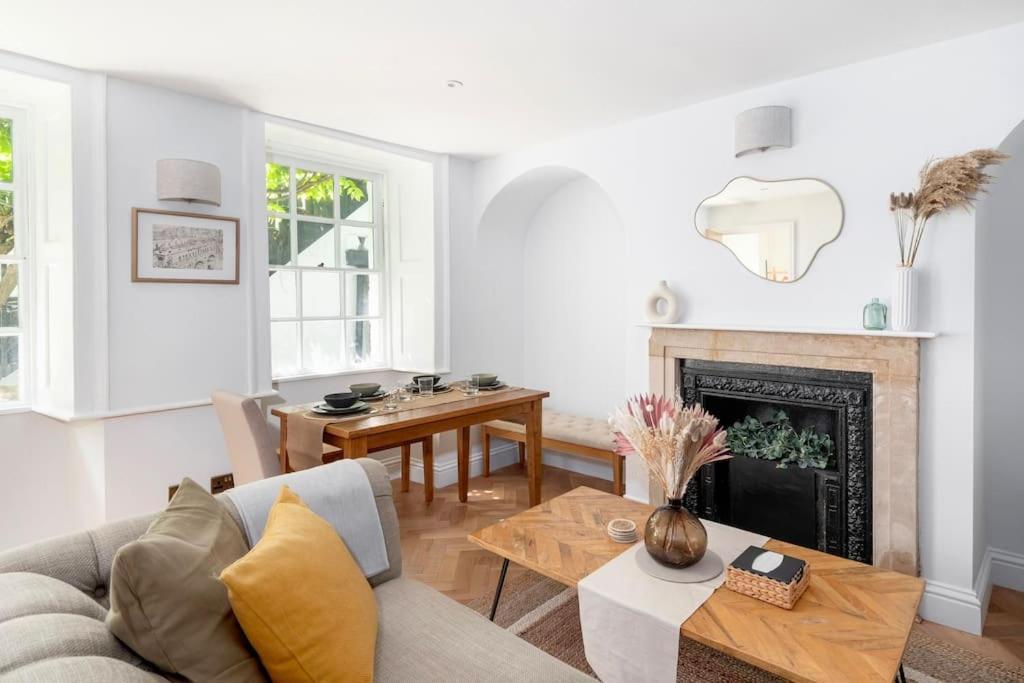 Spacious Apartment - 5 Minutes Walk To Bath Abbey Zewnętrze zdjęcie